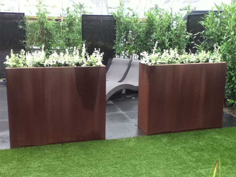<h3>Birdies 1 x 0.45 x 0.4m Weathered Iron CBD Planter Raised </h3>
